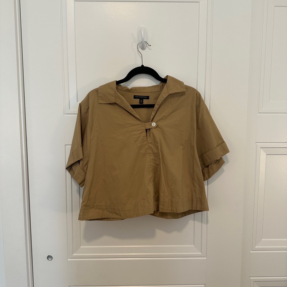 Banana Republic Tan Short Sleeve Button-Up Cropped Shirt - Picture 1 of 3